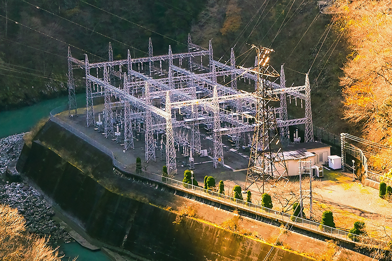中部電力㈱井川発電所 屋外鉄構塗装工事写真