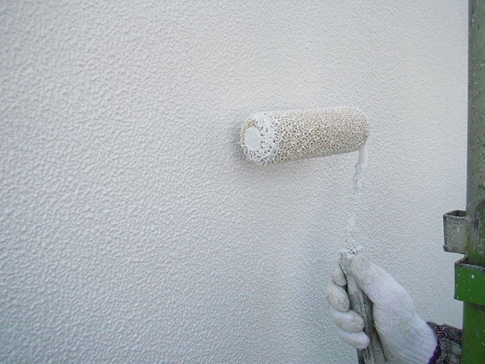 塔屋外壁塗装、マスチック作業状況写真